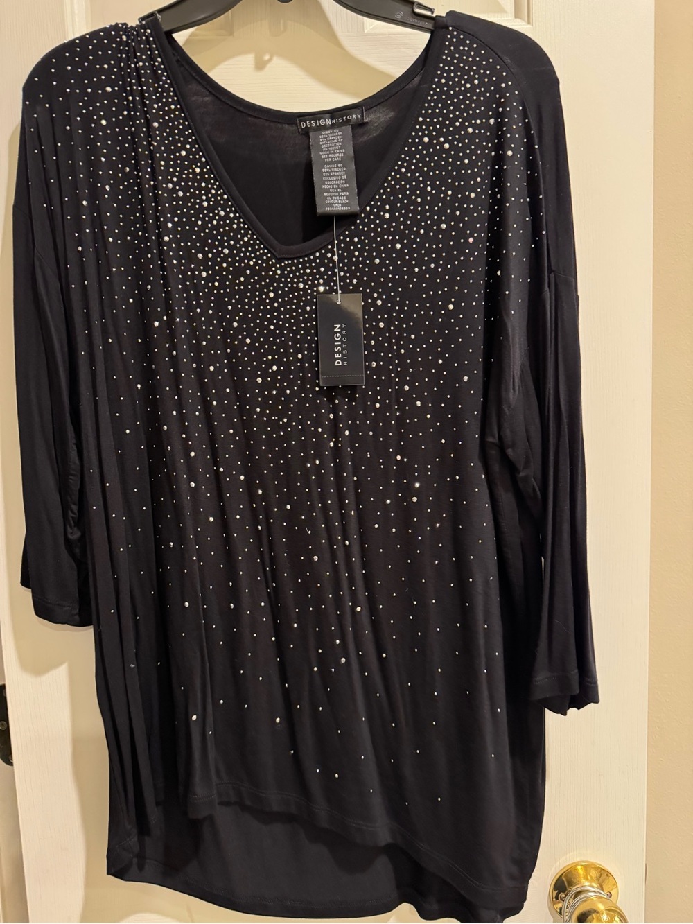Design History Black decorative shiny V-Neck Top
